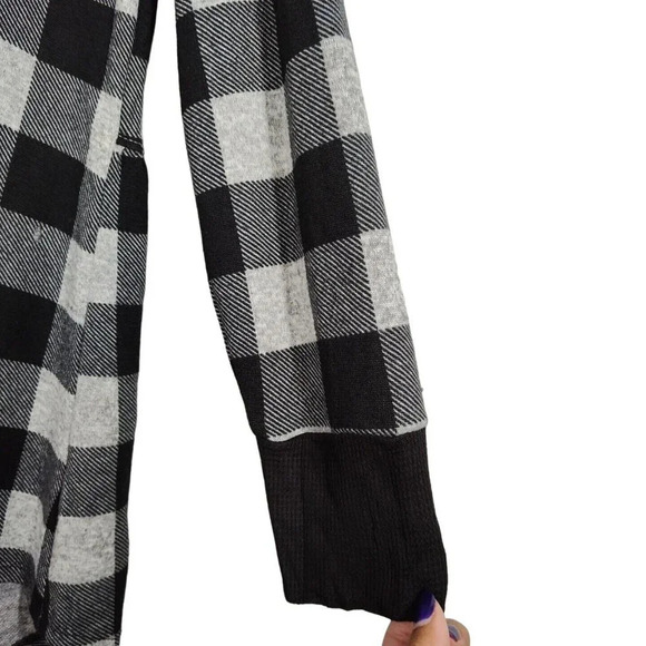 Cato Plaid Snap Front Hooded Black Grey Knit Tunic Top Hi Low Size L NEW w/FLAW - Picture 3 of 8